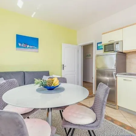 Apartment Beni With Balcony In *